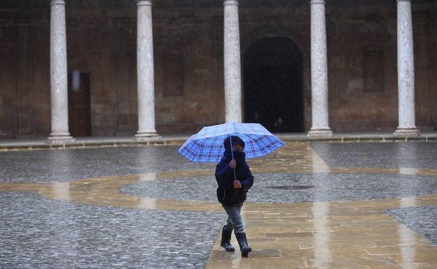 Andalucía 'alarga' la duración del frente atlántico de tormentas que llega esta semana