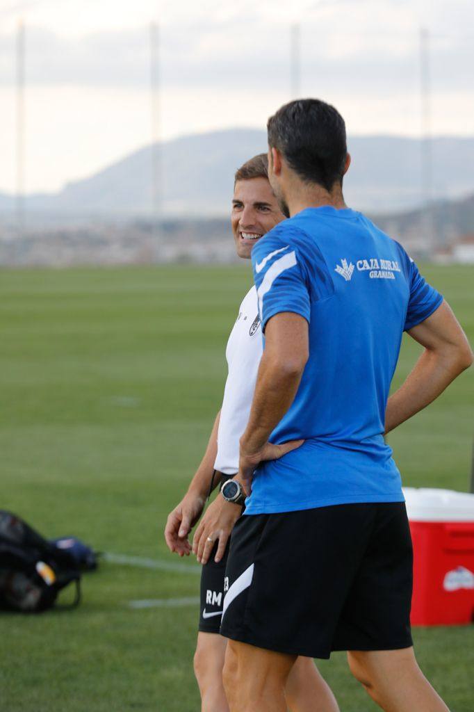 Los jugadores rojiblancos continúan preparando el partido frente a la Real Sociedad.