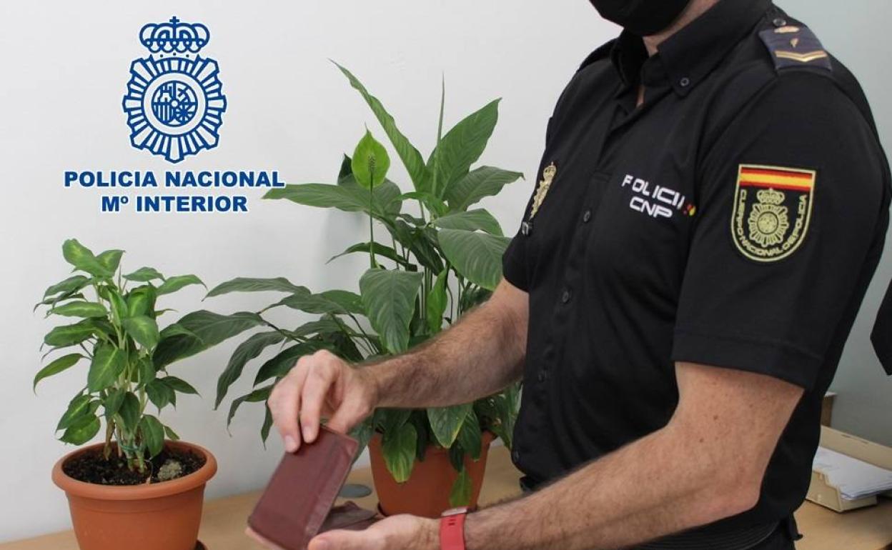 Robo en Granada: Detenido por intentar robar la cartera de un cliente a la puerta de un bar de Granada