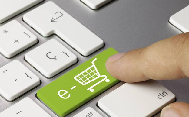 La OCU recuerda cuáles son los derechos de los consumidores al comprar por Internet