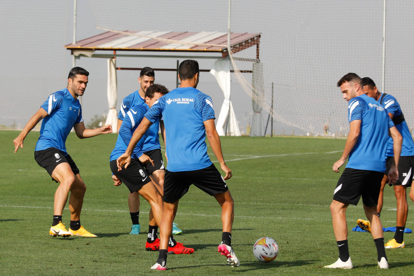 Entrenamiento del Granada este sábado.
