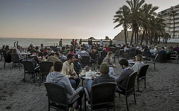 Costa y Alpujarra, únicas con restricciones por su tasa de contagios entre los mayores