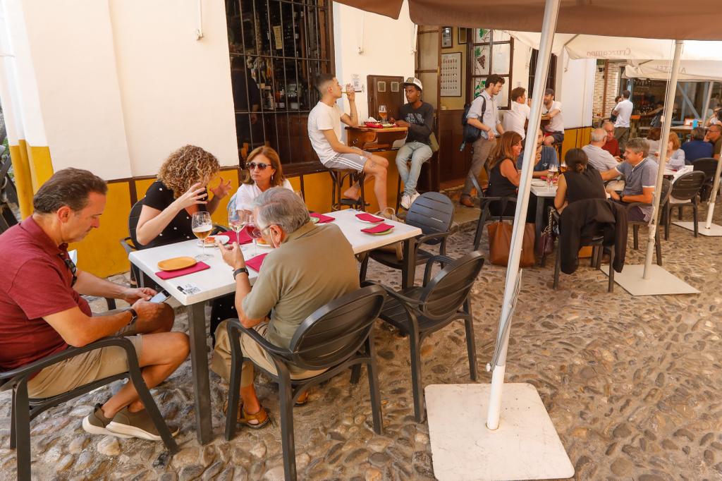 Comercios, hostelería se ven beneficiados por el pase a 'nivel 0' otorgado por la Junta de Andalucía