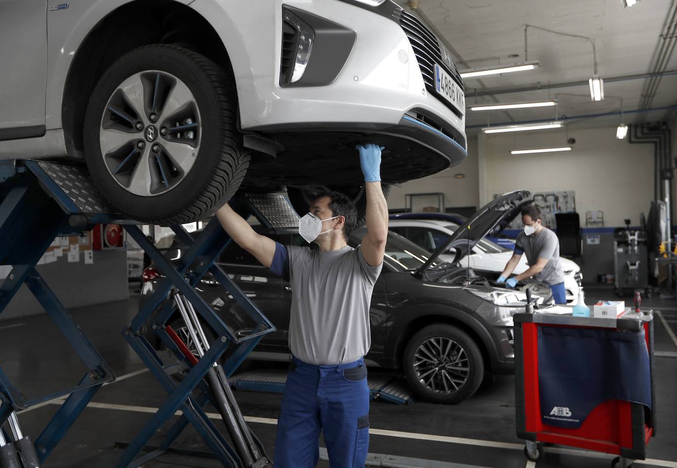 El sector del automóvil aguanta sus dos mil empleos en la provincia sin recurrir a los ERTE