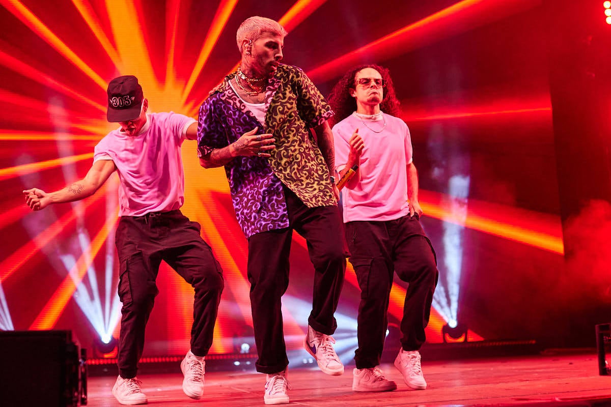 El concierto tuvo lugar en el aparcamiento exterior del Centro Comercial Nevada Shopping.