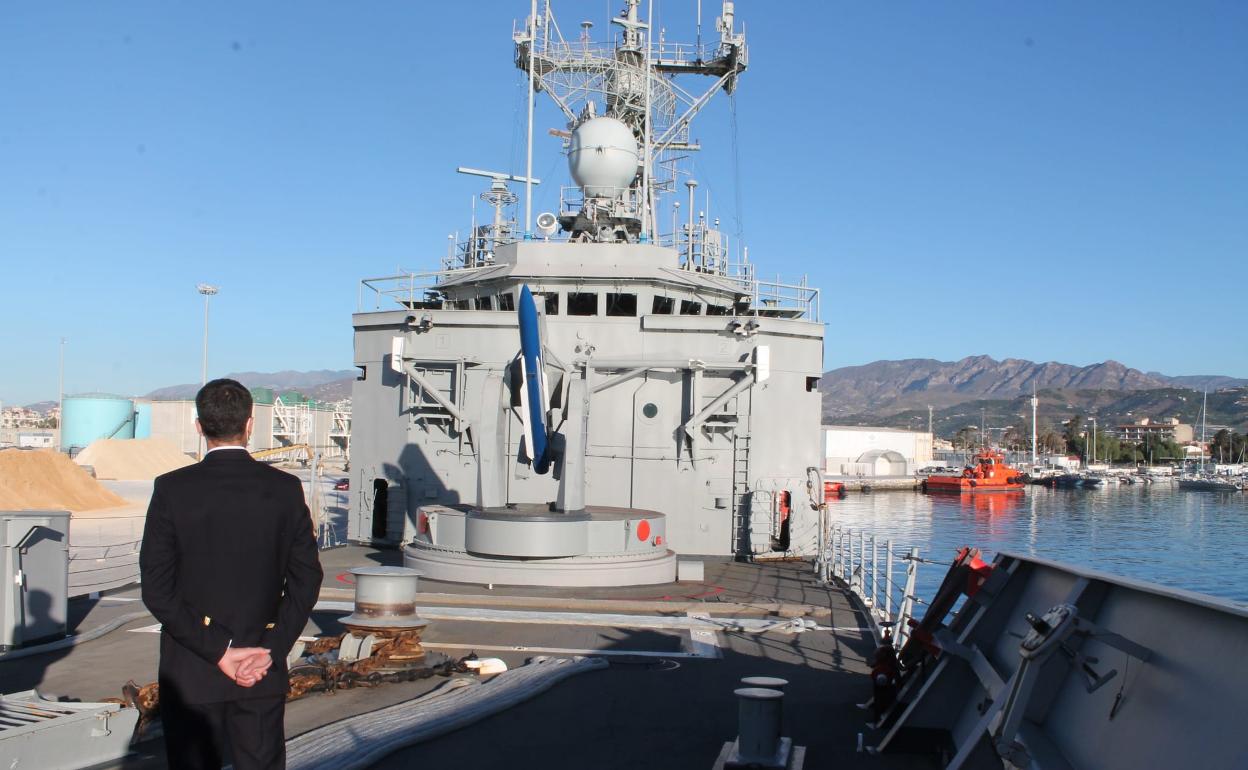 Llegada del buque de la Armada Reina Sofía al puerto de Motril
