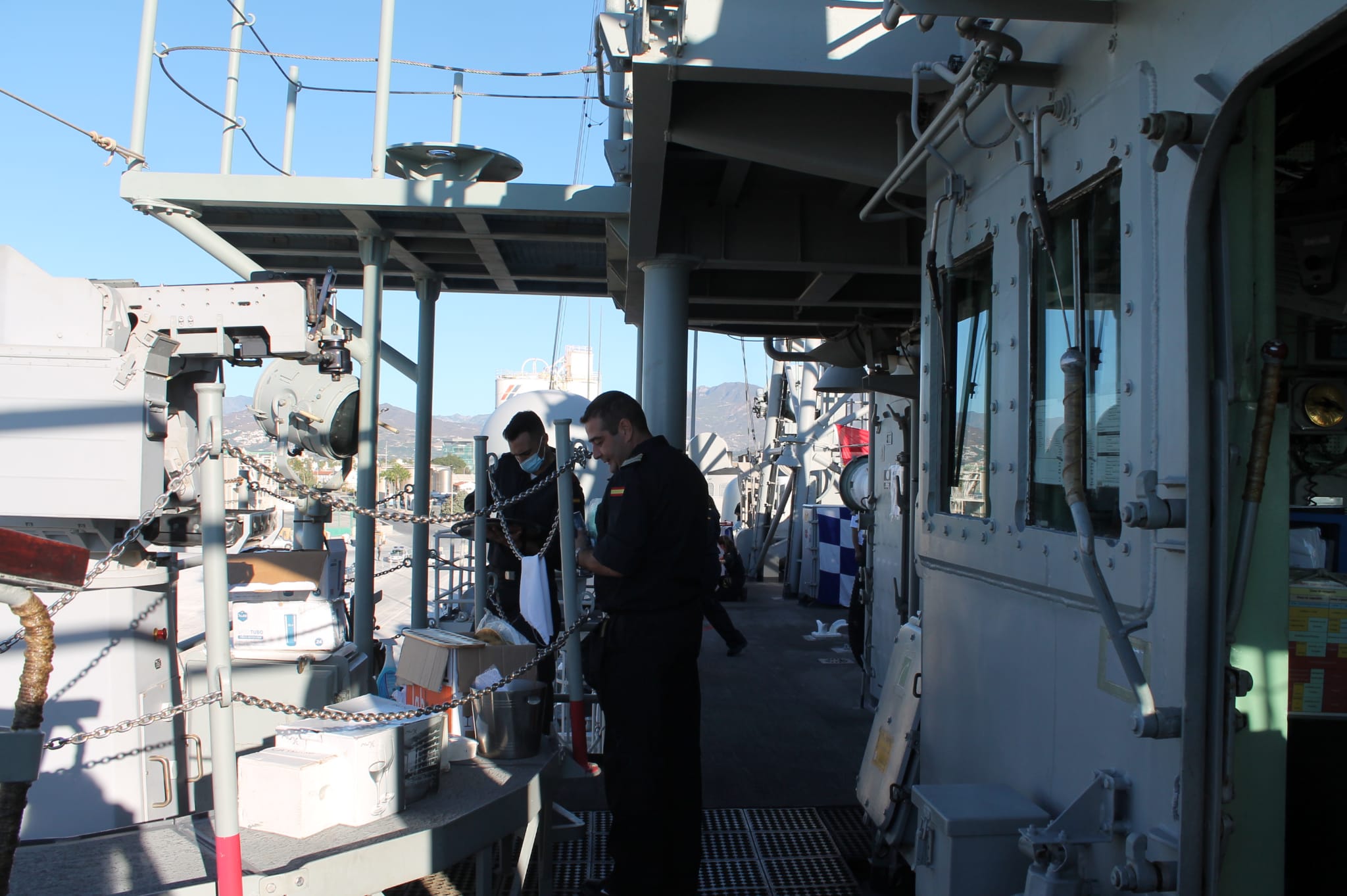 El buque Reina Sofía, en el puerto de Motril