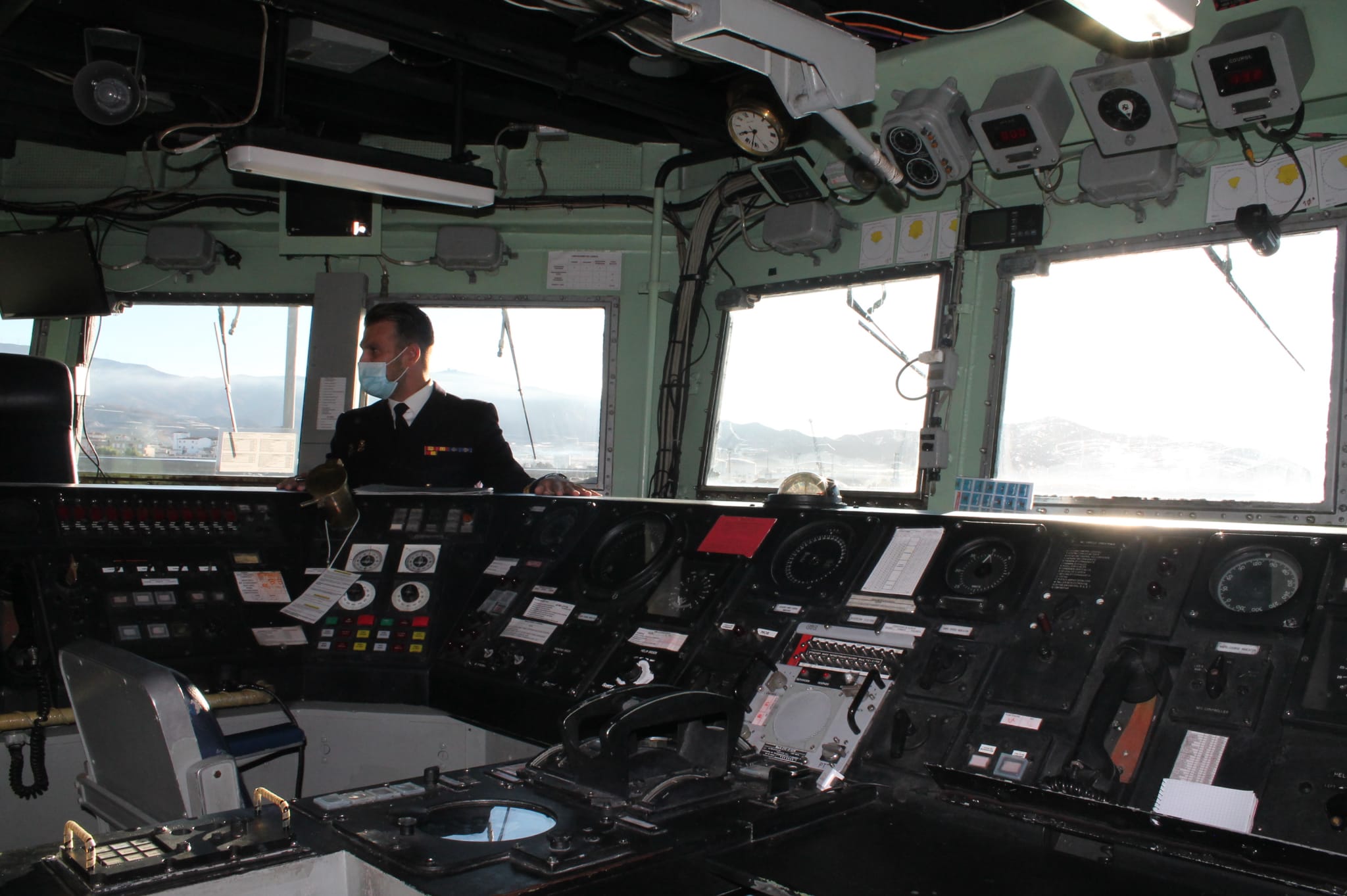 El buque Reina Sofía, en el puerto de Motril