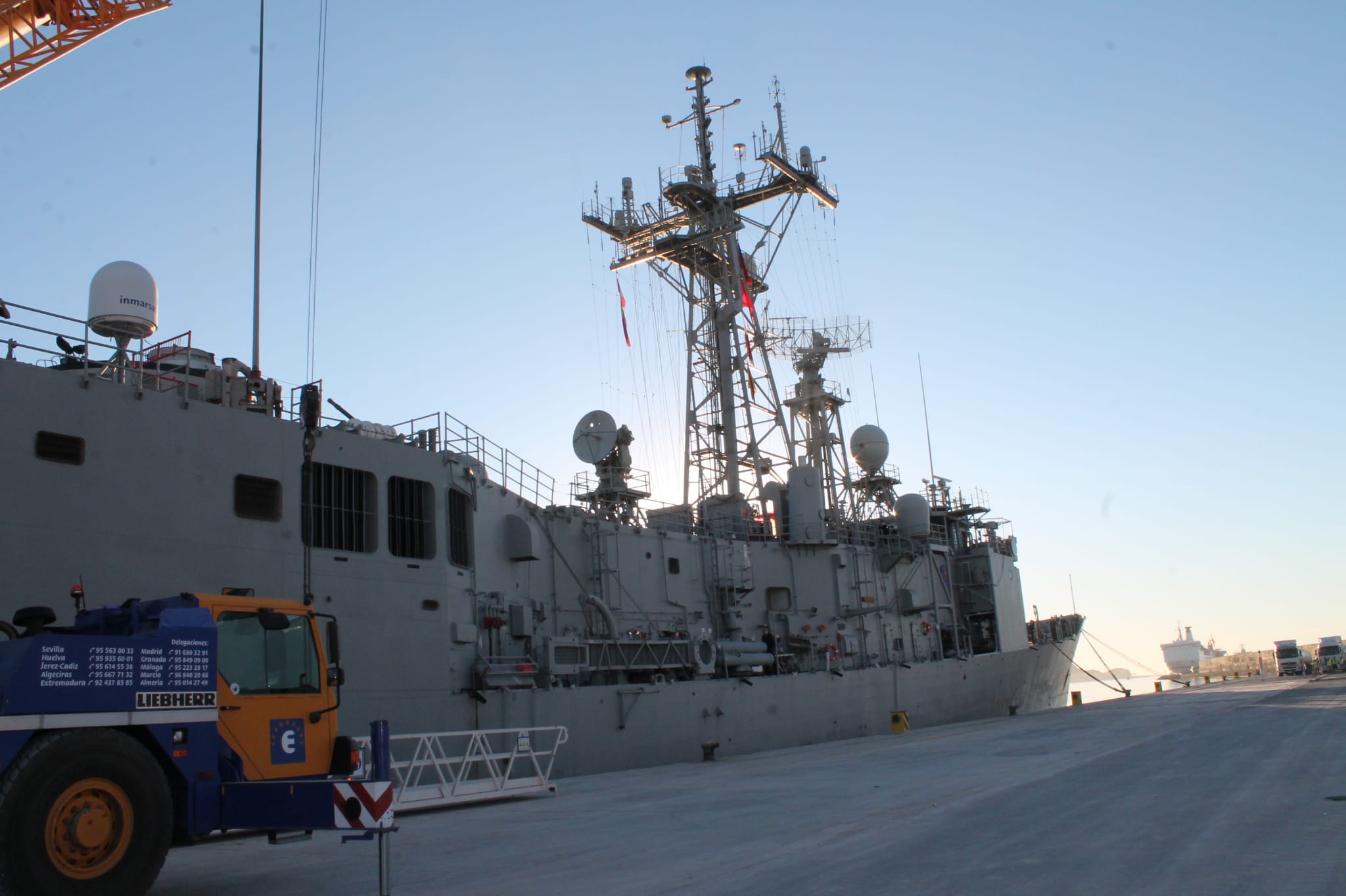 El buque Reina Sofía, en el puerto de Motril