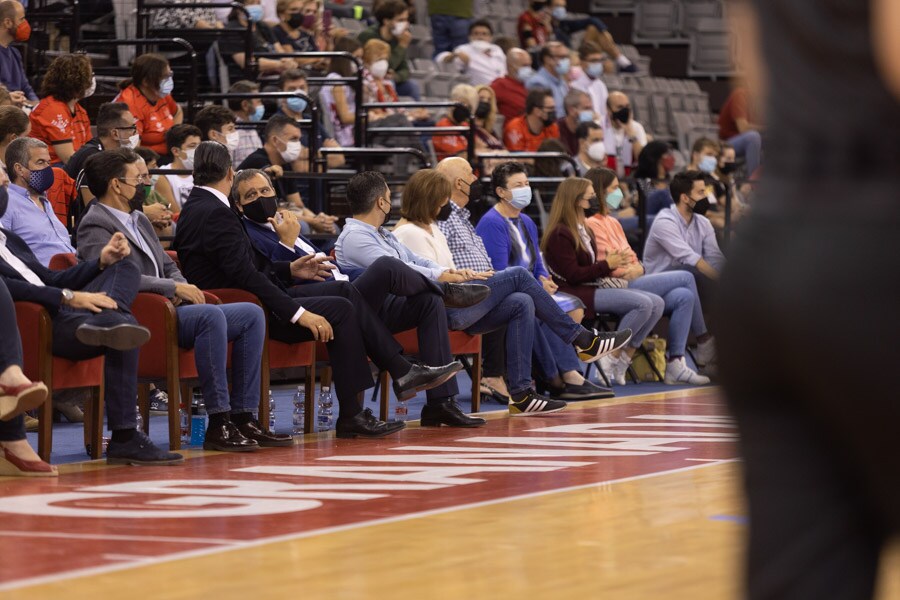 El Palacio arropó a los suyos en el primer partido en casa de la liga.