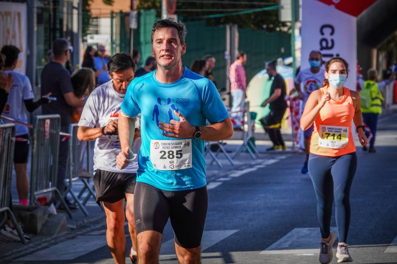 Fotos: Deporte y solidaridad, de la mano en el Zaidín