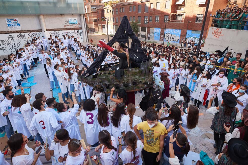 Los estudiantes han inspirado su ya tradicional festejo en una estética realacionada con las películas de 'Piratas del Caribe'