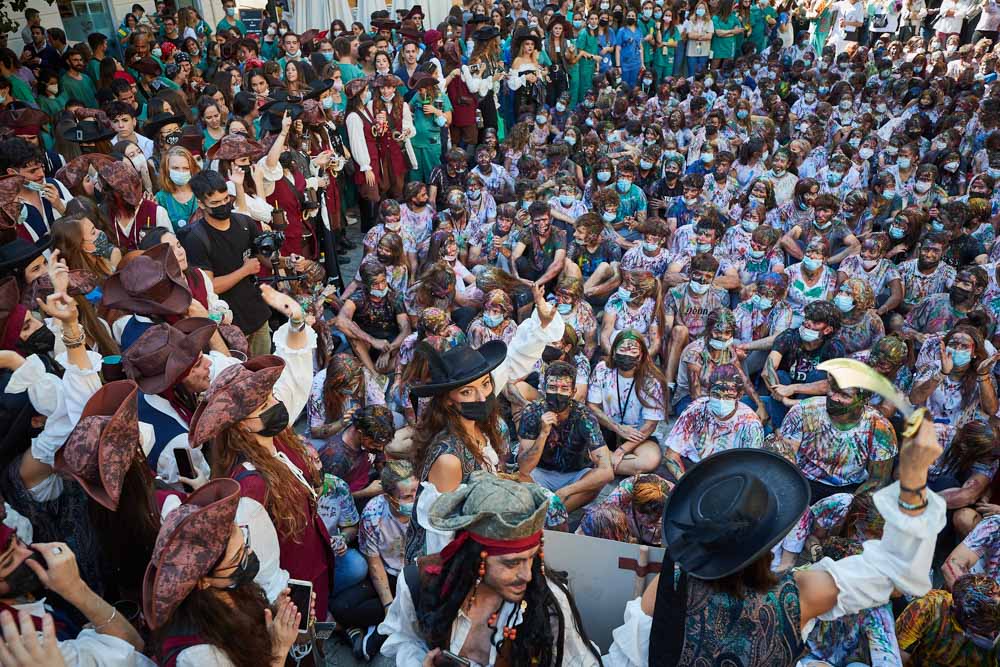 Los estudiantes han inspirado su ya tradicional festejo en una estética realacionada con las películas de 'Piratas del Caribe'