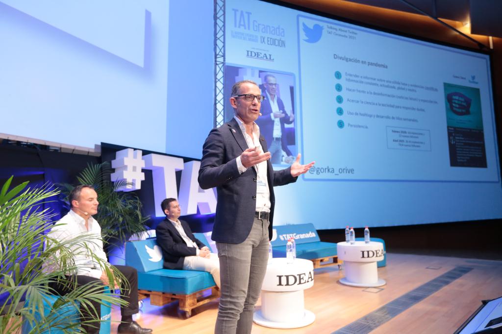 Mesa redonda sobre el covid en Twitter con Miguel Ángel Cámara, Miguel Marcos y Gorka Orive. 