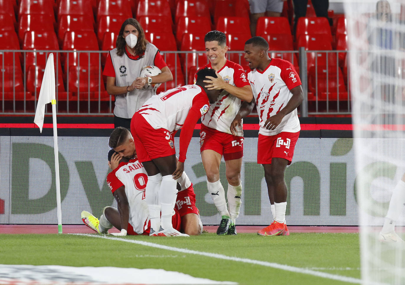 Felicidad rojiblanca por una victoria importante frente a la Real B. 