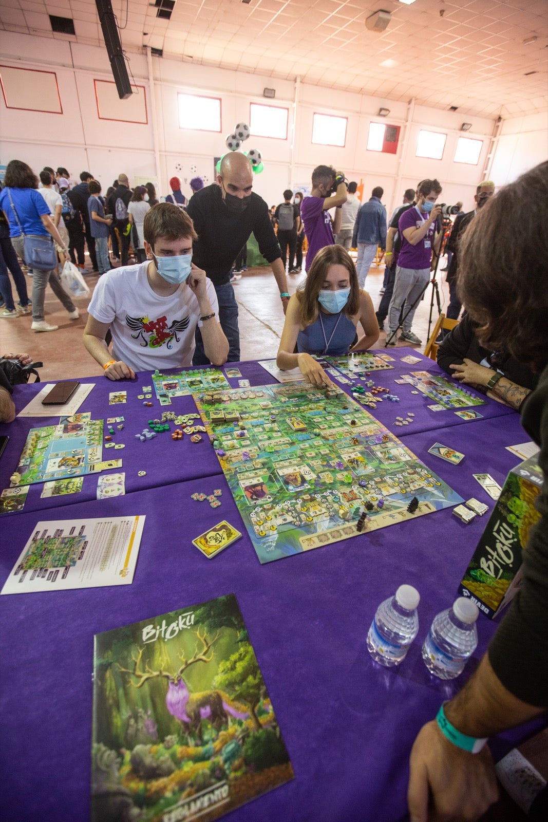 La Ficzone llena la Feria de Muestras de Armilla de aficionados del manga y del kpop.