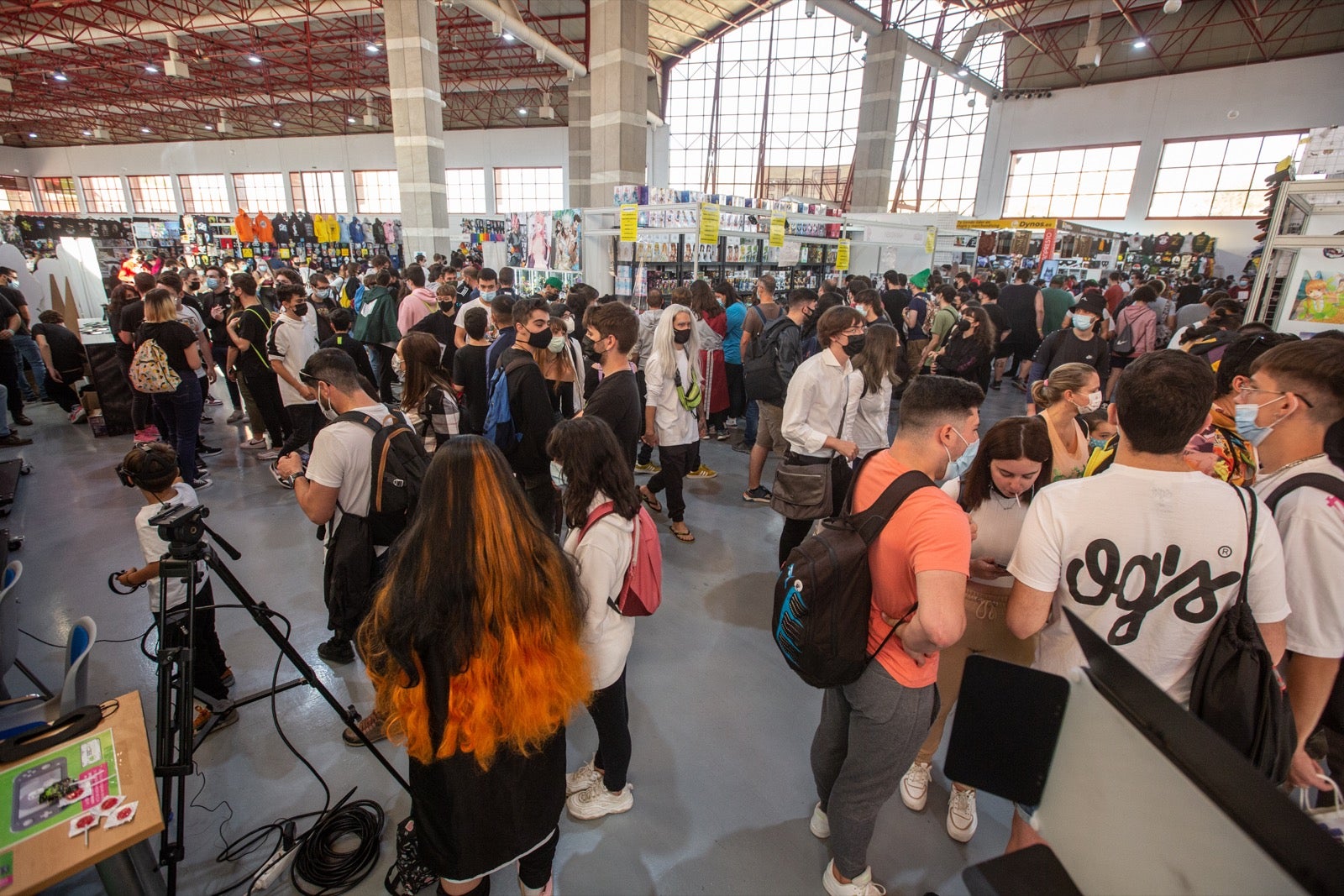 La Ficzone llena la Feria de Muestras de Armilla de aficionados del manga y del kpop.