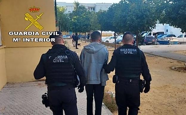 Desmantelada una red que robaba armas a los cazadores para cometer atracos en Granada