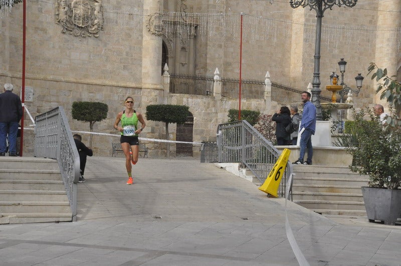 Participantes en la media maratón de Baza
