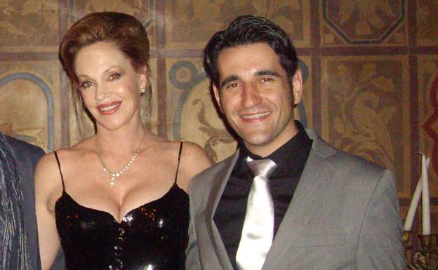 Con Melanie Griffith en la fiesta de los Óscar en la casa de Banderas. 