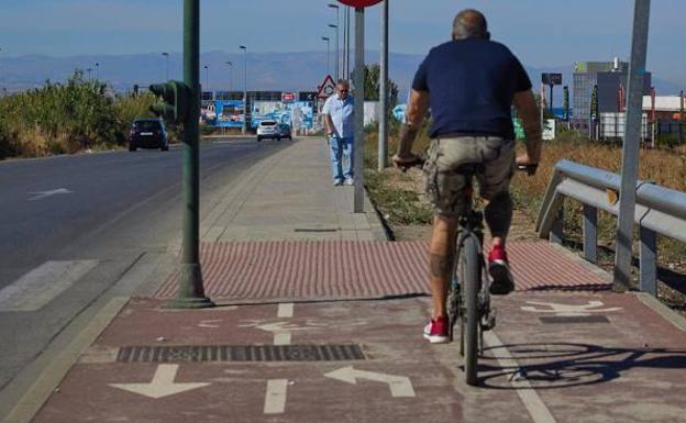 La DGT multa con 200 euros a los ciclistas por usar un dispositivo común