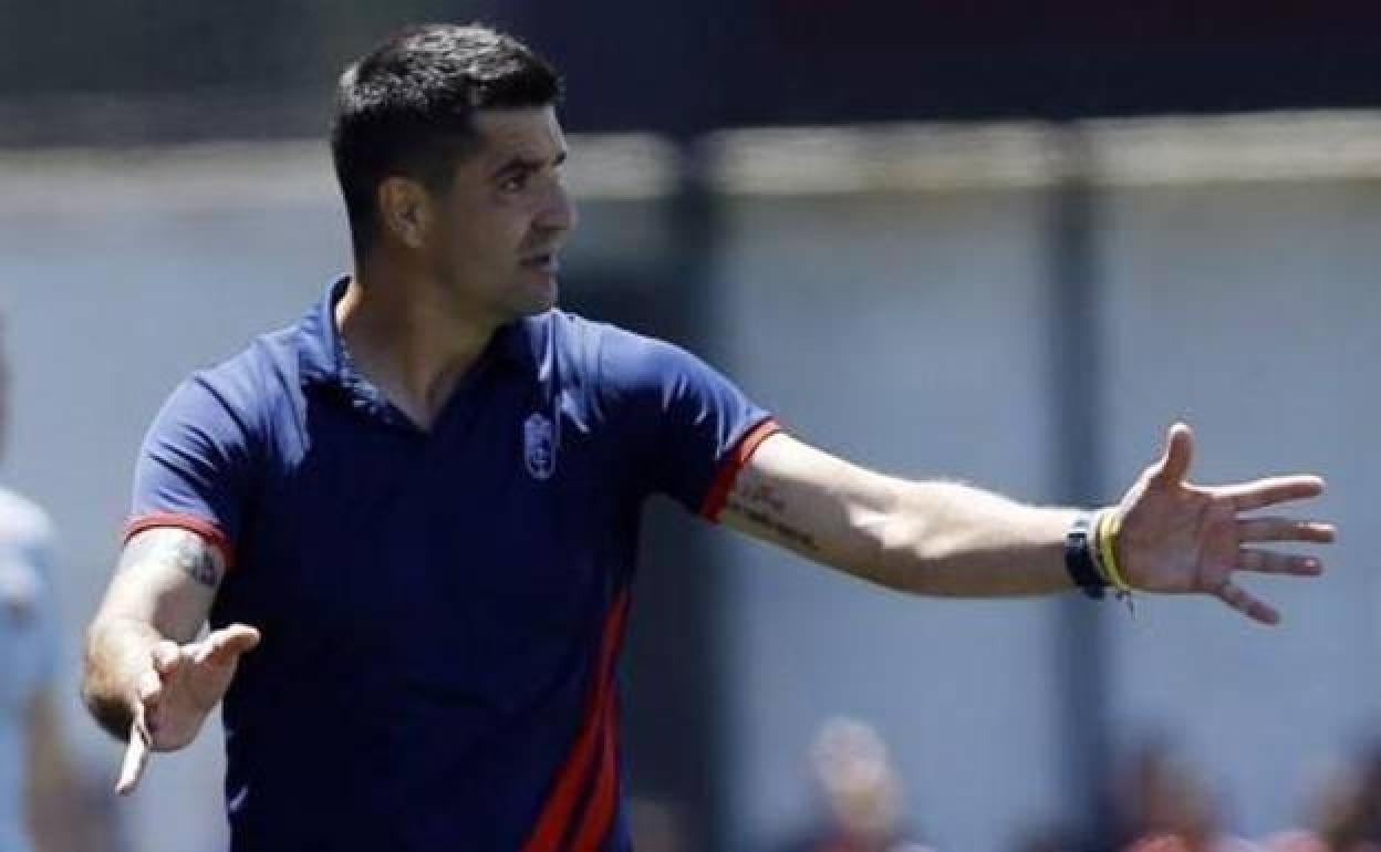 Torrecilla: «El debut de Torrente con el primer equipo es bueno para la cantera del Granada»