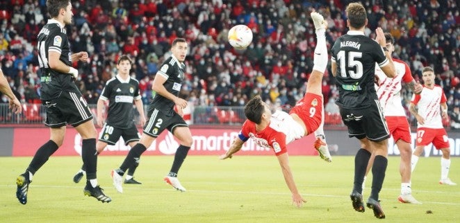 Chilena del cántabro ante el Burgos.