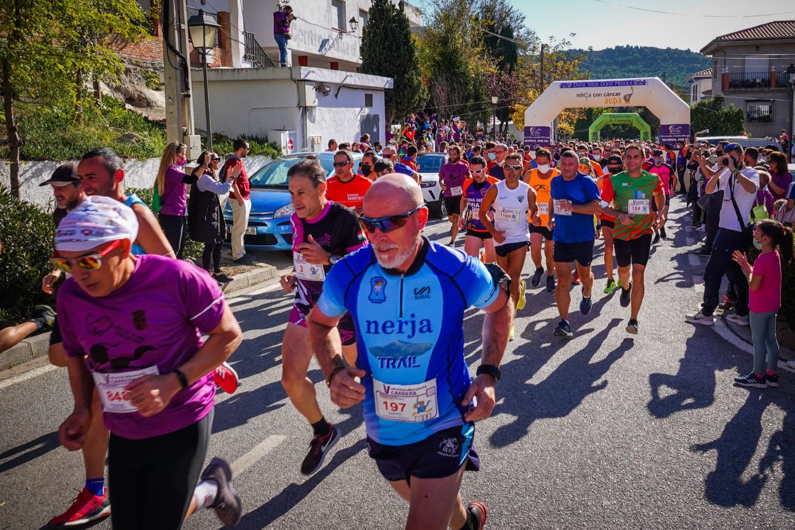 1.500 personas se reúnen en la quinta edición de la carrera #PonteEnMarchaYA de Lecrín, una fiesta comarcal en la que Rafael Torres y Catherine Walkley alcanzan la meta en primer lugar 