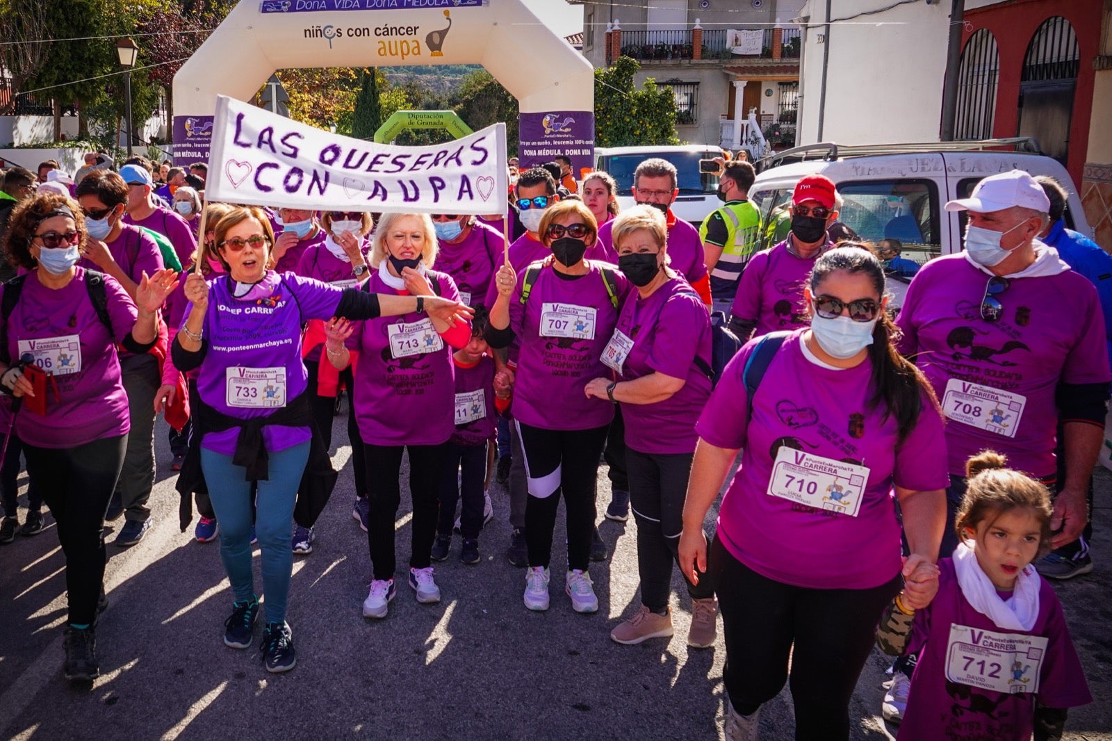 1.500 personas se reúnen en la quinta edición de la carrera #PonteEnMarchaYA de Lecrín, una fiesta comarcal en la que Rafael Torres y Catherine Walkley alcanzan la meta en primer lugar 