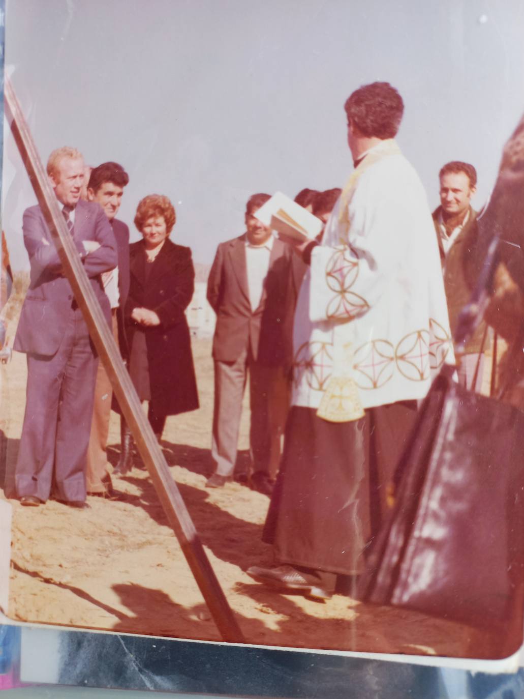 Momento de la primera piedra.