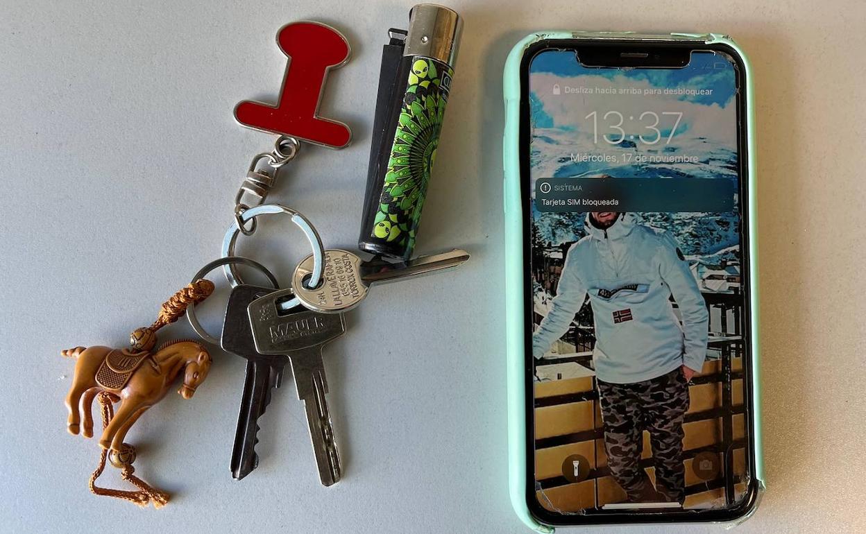 Granada | Piden ayuda para encontrar al dueño de un móvil, un mechero y unas llaves perdidos en Granada