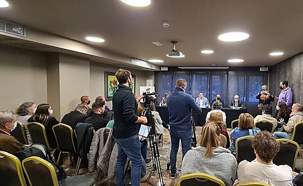 La presentación del partido ha sido en el hotel Condestable. 