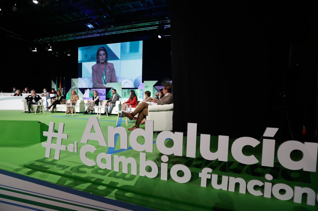 Ambiente en el congreso del PP andaluz en el Palacio de Congresoos