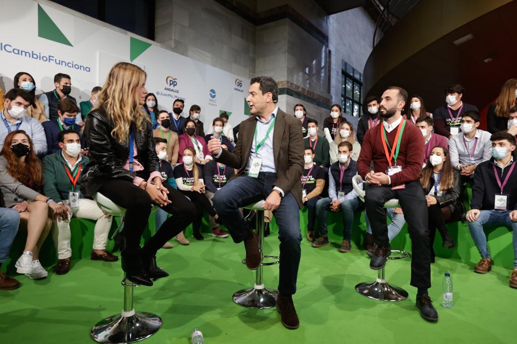 Ambiente en el congreso del PP andaluz en el Palacio de Congresoos