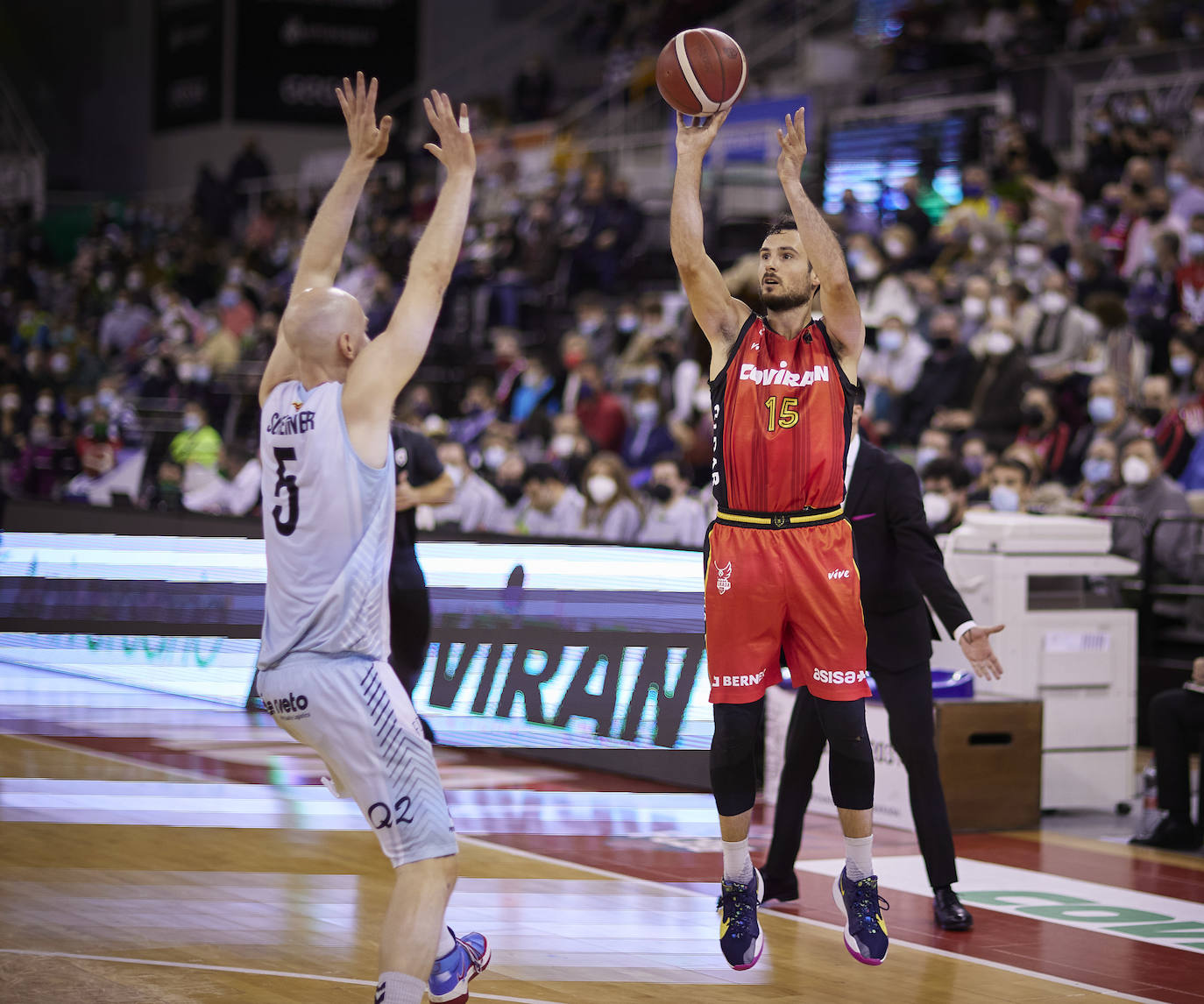 Un extraordinario Lluís Costa firmó una actuación para recordar