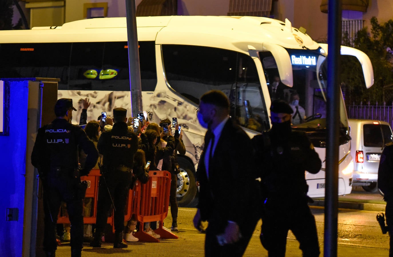 Llegada del Real Madrid a Granada para su partido de este domingo