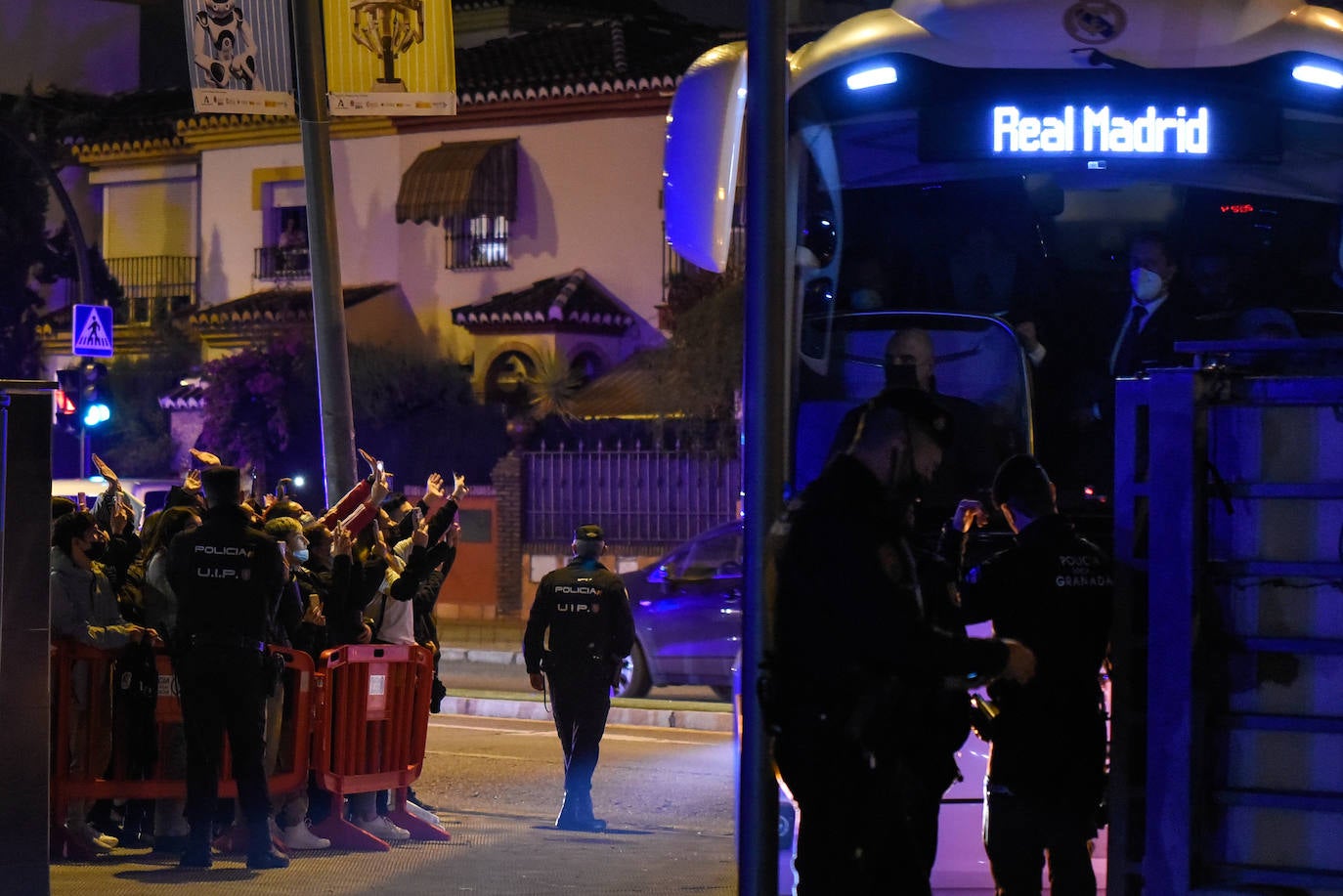 Llegada del Real Madrid a Granada para su partido de este domingo