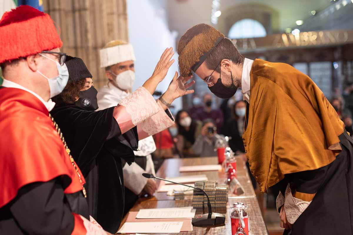 La UGR celebra el acto de investidura de sus nuevos doctores.