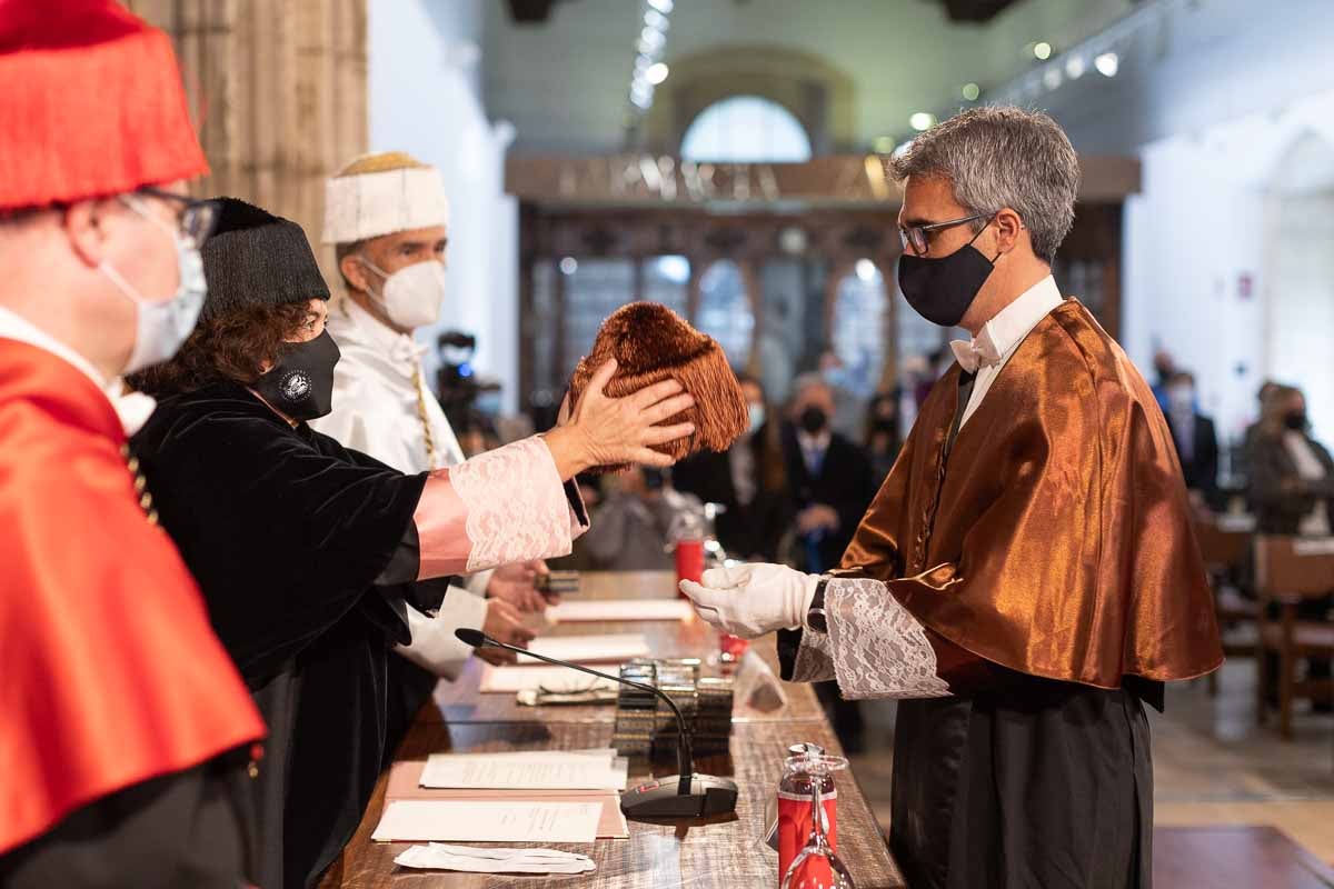 La UGR celebra el acto de investidura de sus nuevos doctores.