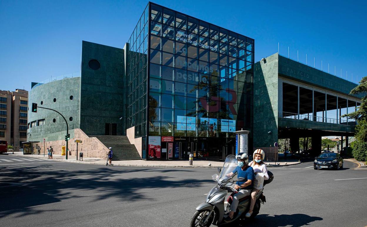 Fachada del Palacio de Congresos granadino. 