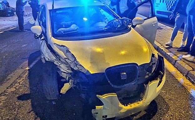 Así quedó el coche de la mujer investigada. 