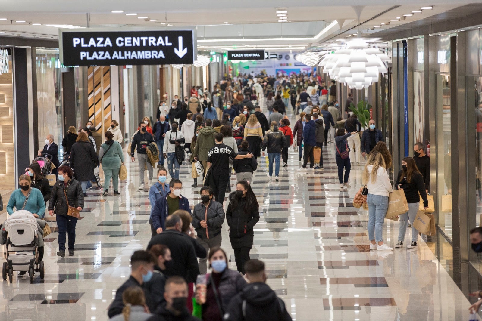 Fotos: Miles de personas en el Black Friday del Nevada Shopping