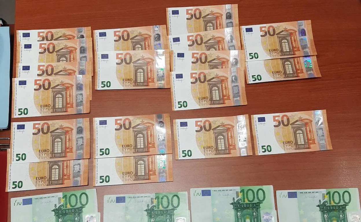 Sorprendido con 2.200 euros en billetes falsos tras intentar pagar en un pub de Armilla 