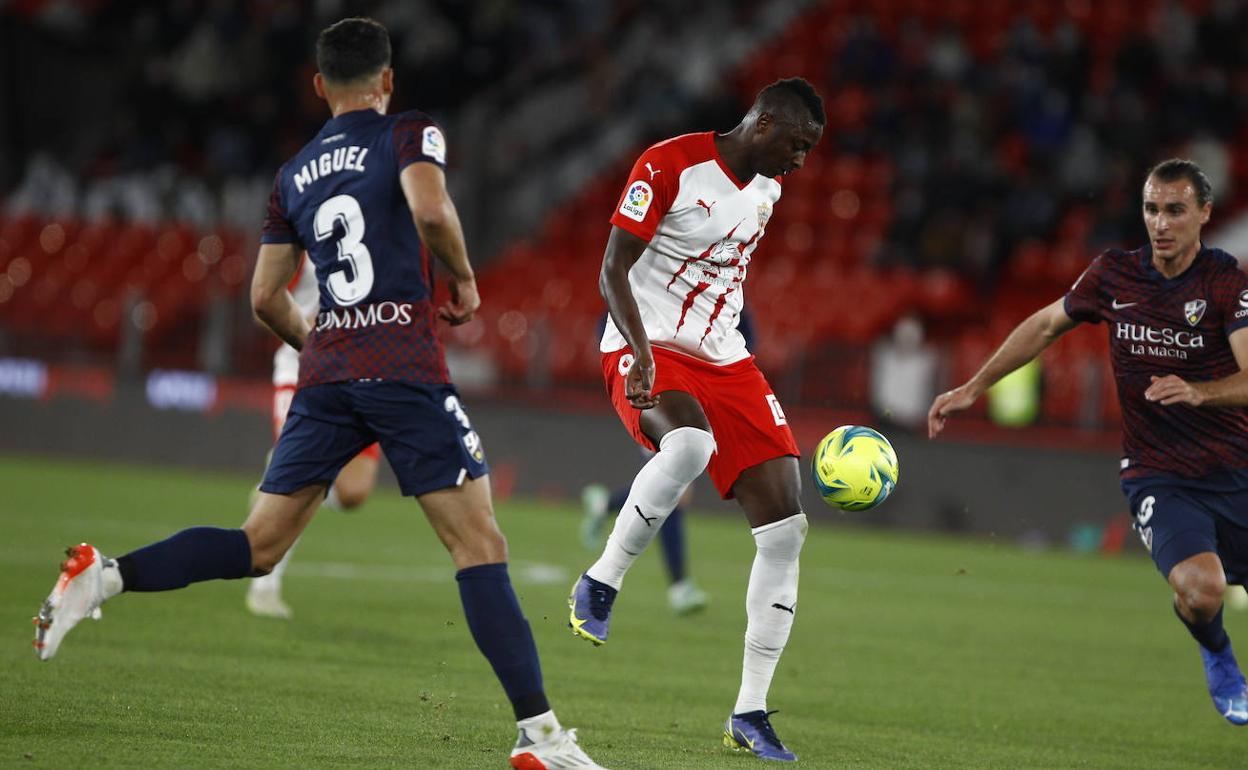 Sadiq no acertó con el penalti, pero tendrá más oportunidades. 