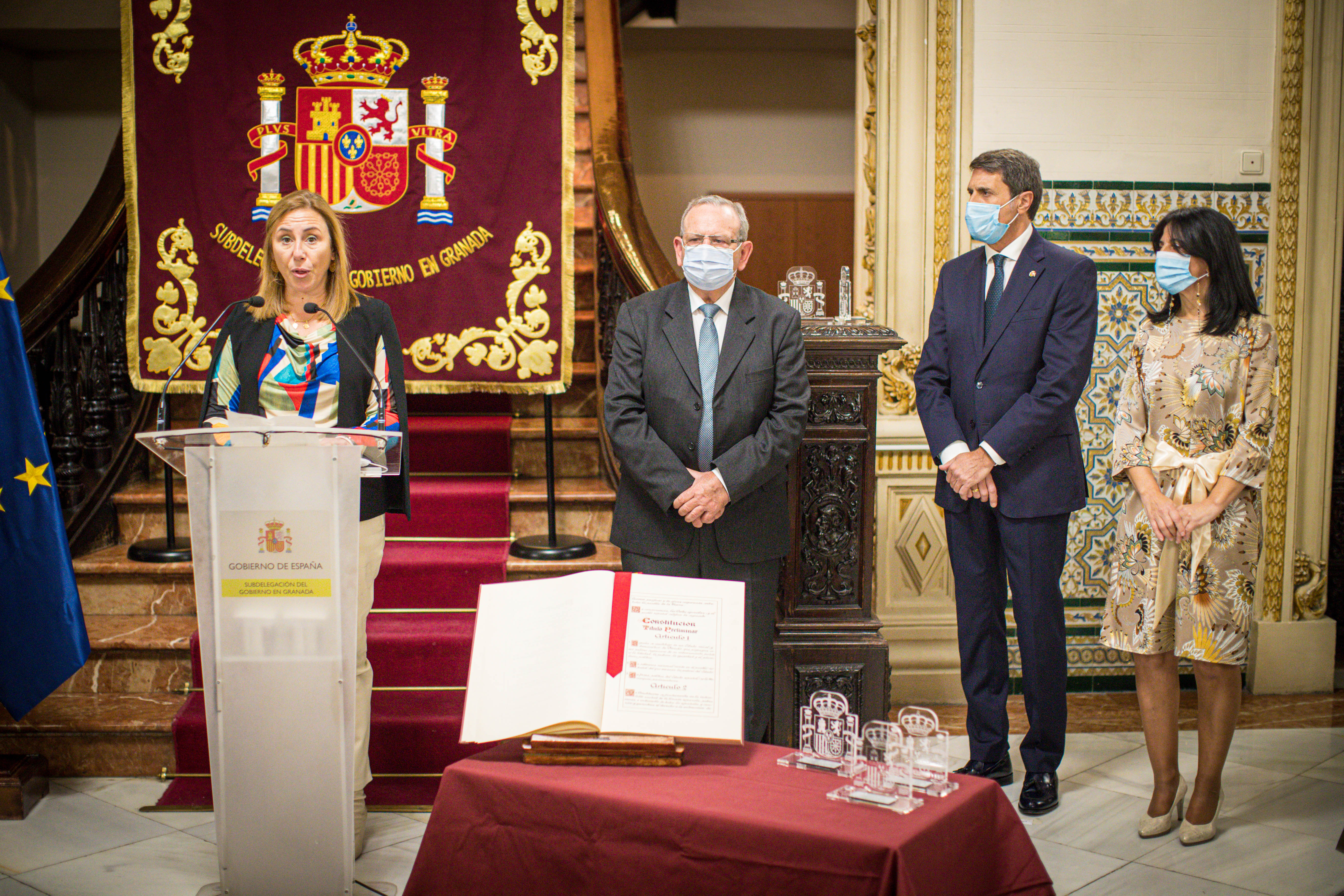 El delegado del Gobierno presidió la entrega de los reconocimientos a personas y entidades destacadas por defender valores constitucionales.
