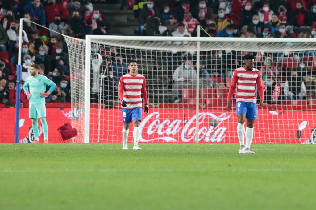 Los jugadores del Granada celebran el gol de Puertas para el 1-0. 