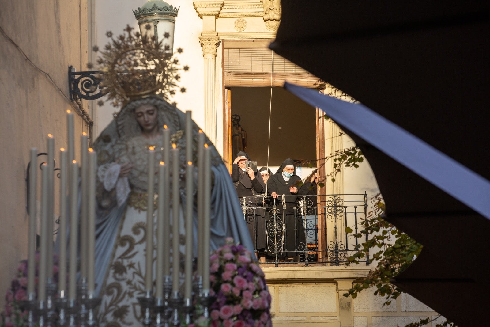 Fotos: Salida extraordinaria de la Virgen de la Encarnación de Granada