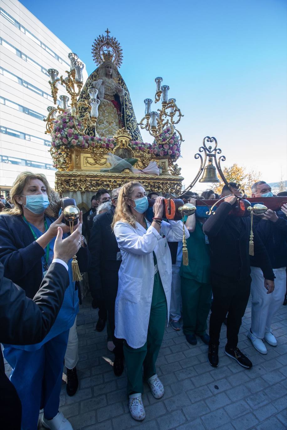 Fotos: Las imágenes de la salida extraordinaria de la Virgen de la Salud