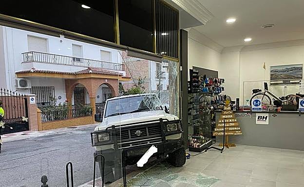 Roban 30.000 euros en bicicletas en Íllora por el método del alunizaje, el segundo en 15 días