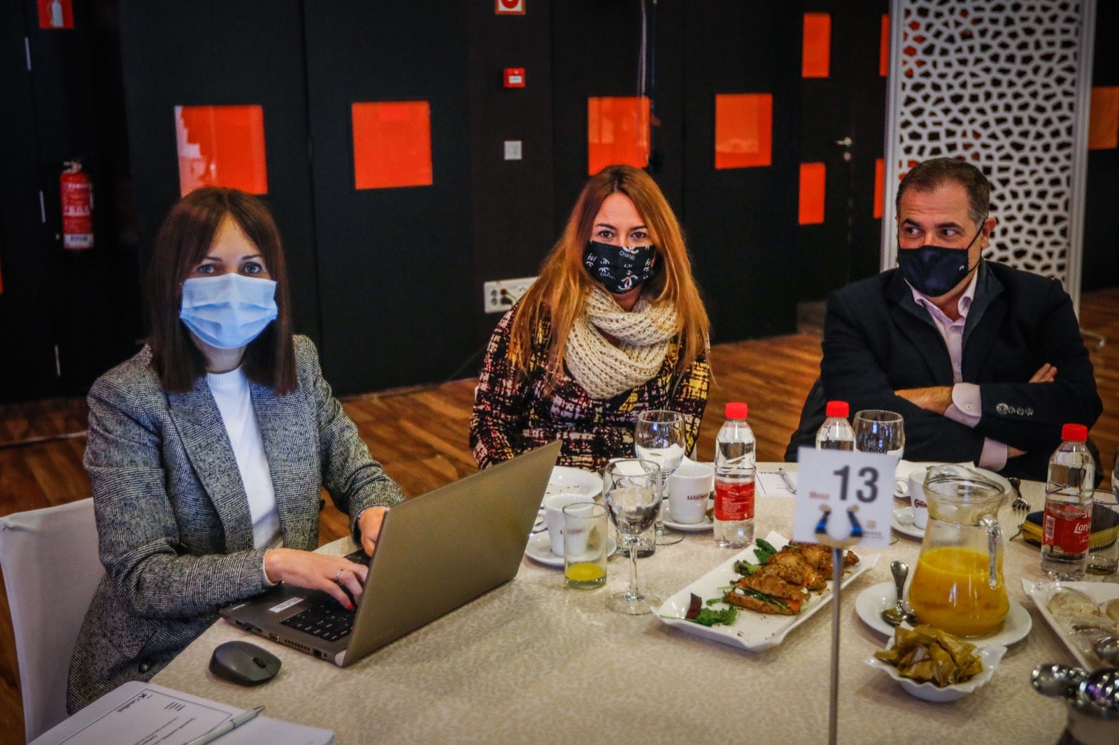 La consejera de Agricultura ha abordado este viernes los retos del sector agrícola en Granada y Andalucía